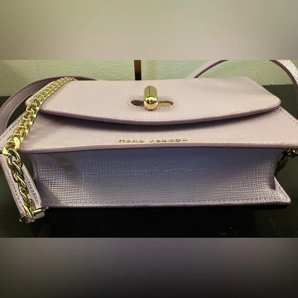 Marc Jacobs The Turnlock Lavender Leather Crossbody Bag Syrah - Picture 4 of 8